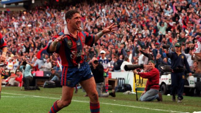 O'Davis celebrates a try during the 1997 ARL grand final against Manly.