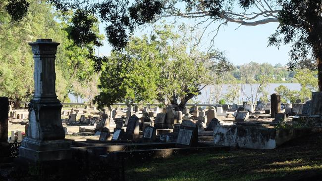 What was called the South Brisbane Cemetary, at Dutton Park, near the Brisbane River.