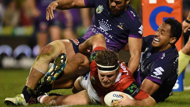 Draons hooker Mitch Rein crosses for a try. Picture: AAP