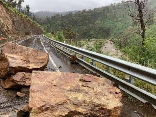 Great Alpine Road, between Omeo and Bruthen -landslides on Great Alpine Road