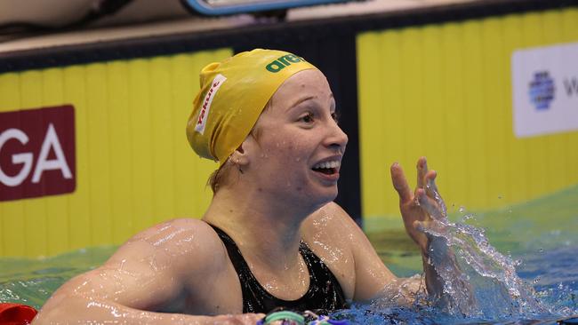Mollie O'Callaghan celebrates winning gold with a new WR time of: 1:52.85 in the Women's 200m Freestyle Final at the World Aquatics Championships in Fukuoka, Japan. Picture: Getty Images.