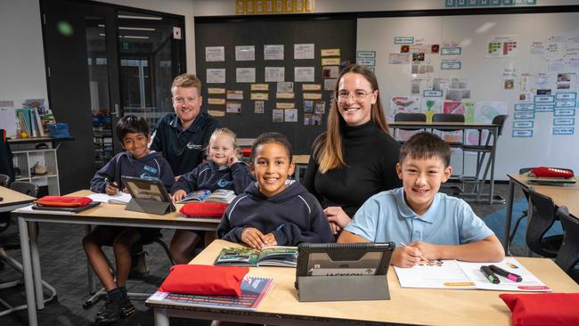 Whittington Primary School teachers Shannon Griffin and Darcy Wilson with students Abilesh Punniyamoorthy, Evie-Jayde Connelly, Mumbi Njogu and Logan Shrestha. Picture: Brad Fleet