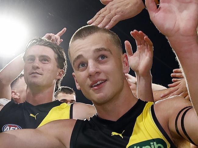 NCA. MELBOURNE, AUSTRALIA. 13th March, 2025 .  AFL  Round 1.  Richmond vs Carlton at the MCG.    Sam Lalor leads the Tigers of the MCG after beating Carlton  . Picture: Michael Klein