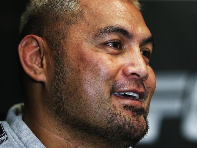 AUCKLAND, NEW ZEALAND - SEPTEMBER 03: Mark Hunt is interviewed during the UFC Fight Night media session at SKY TV Gym on September 3, 2014 in Auckland, New Zealand. (Photo by Hannah Peters/Getty Images)