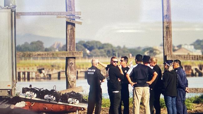 Police divers at the scene. A drug mule has drowned while trying to smuggle more than 50 kilograms of cocaine to shore near the Port of Newcastle. Picture: Peter Lorimer