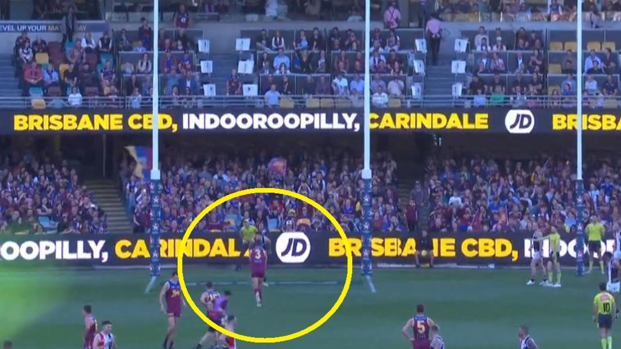 It was a poor miss from Joe Daniher.