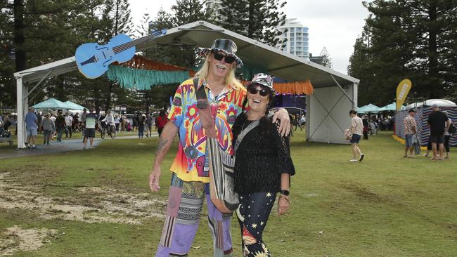 Zak Zuiderdevn and Frankie Burton at Blues on Broadbeach . Picture: Glenn Campbell