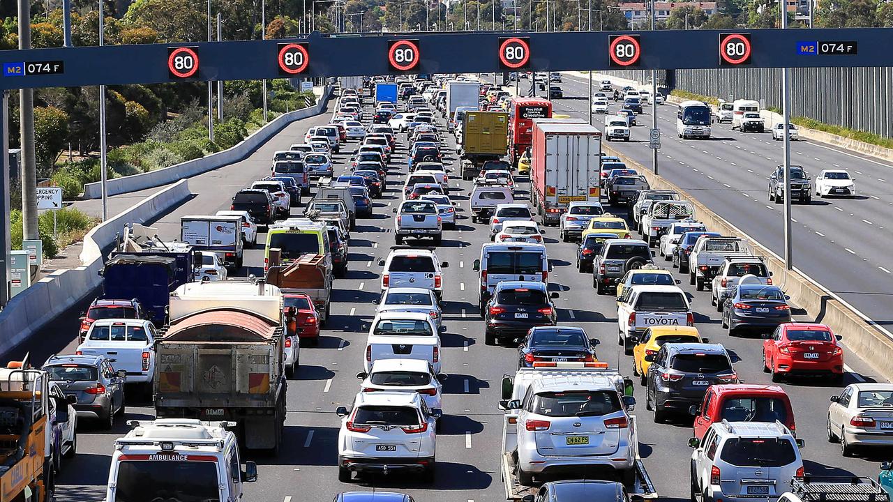 melbourne-airport-parking-drivers-stop-illegally-to-avoid-costs