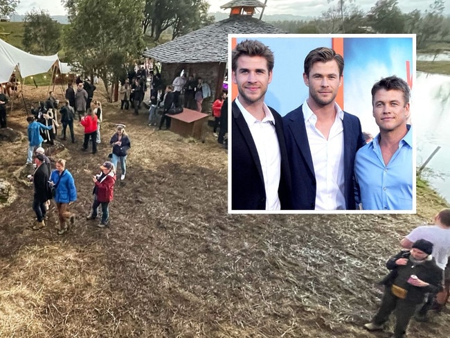 Hemsworths awkwardly ditch VIP party