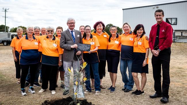 Governor Paul de Jersey with members of the Women of the Outback Shed, Charters Towers. Picture: Sally Batt Photography