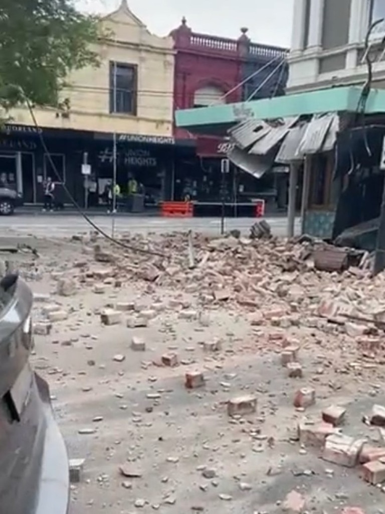 The aftermath of the earthquake on Chapel St. Picture: Tom Steinfort/Twitter