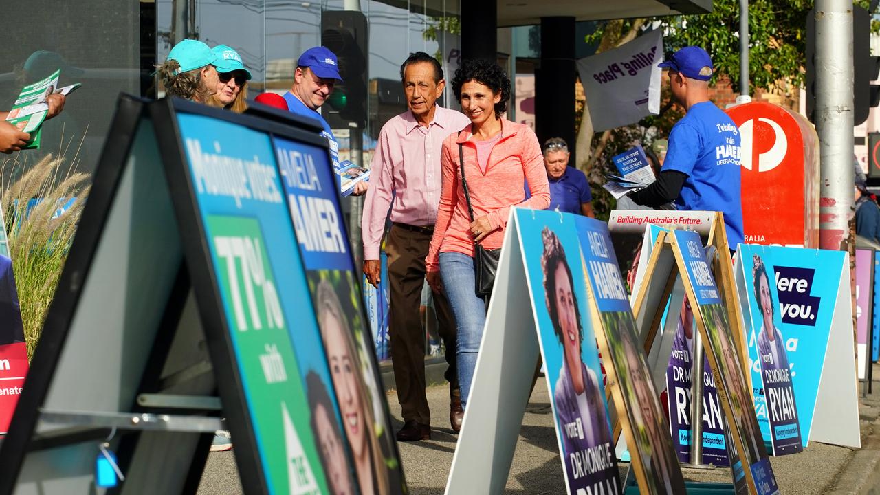 Kooyong sign fight ends in ‘humiliating defeat’