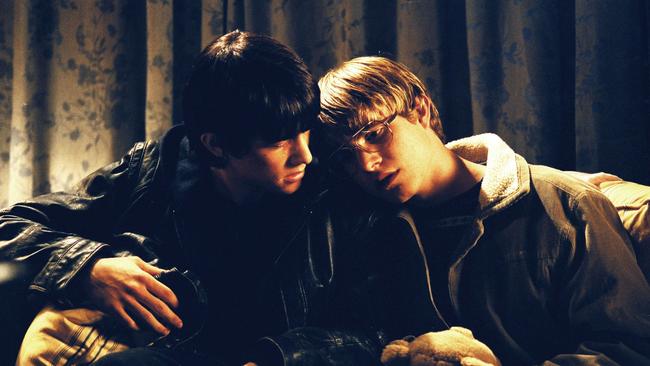 Joseph Gordon-Levitt and Brady Corbet in a scene from Mysterious Skin (2004).