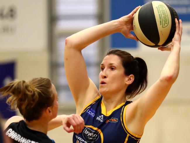 Belinda Snell has returned to the court after a spell out with an injured leg.