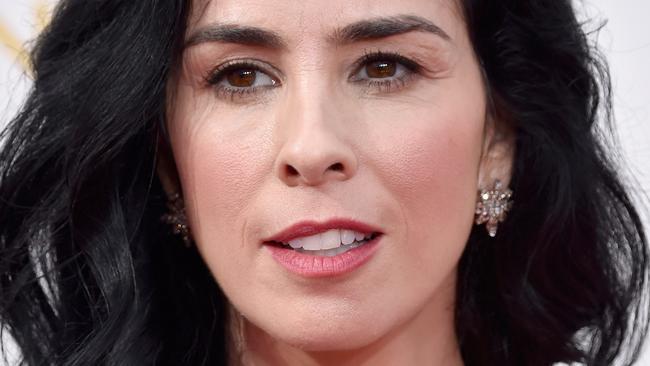 Sarah Silverman had her vape with her at the 66th Annual Primetime Emmy Awards.