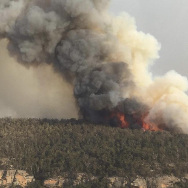 The Grose Valley fire in the Blue Mountains. Picture: ADF