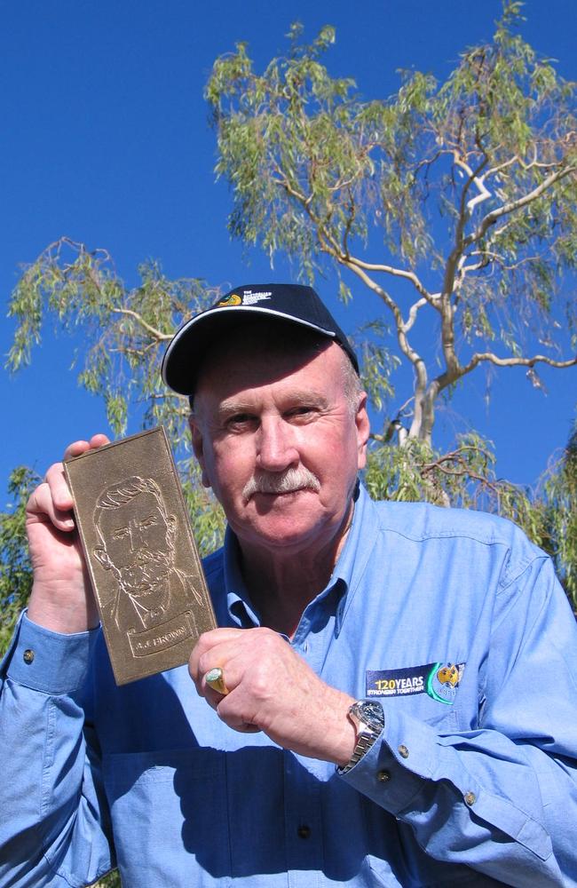 Then AWU national president Bill Ludwig in one of the last photos taken of the Tree of Knowledge at Barcaldine before it was poisoned in 2006