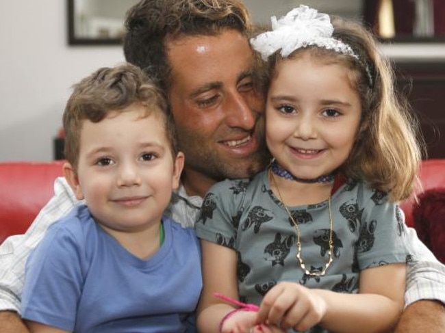 Ali Elamine will keep custody of his children.