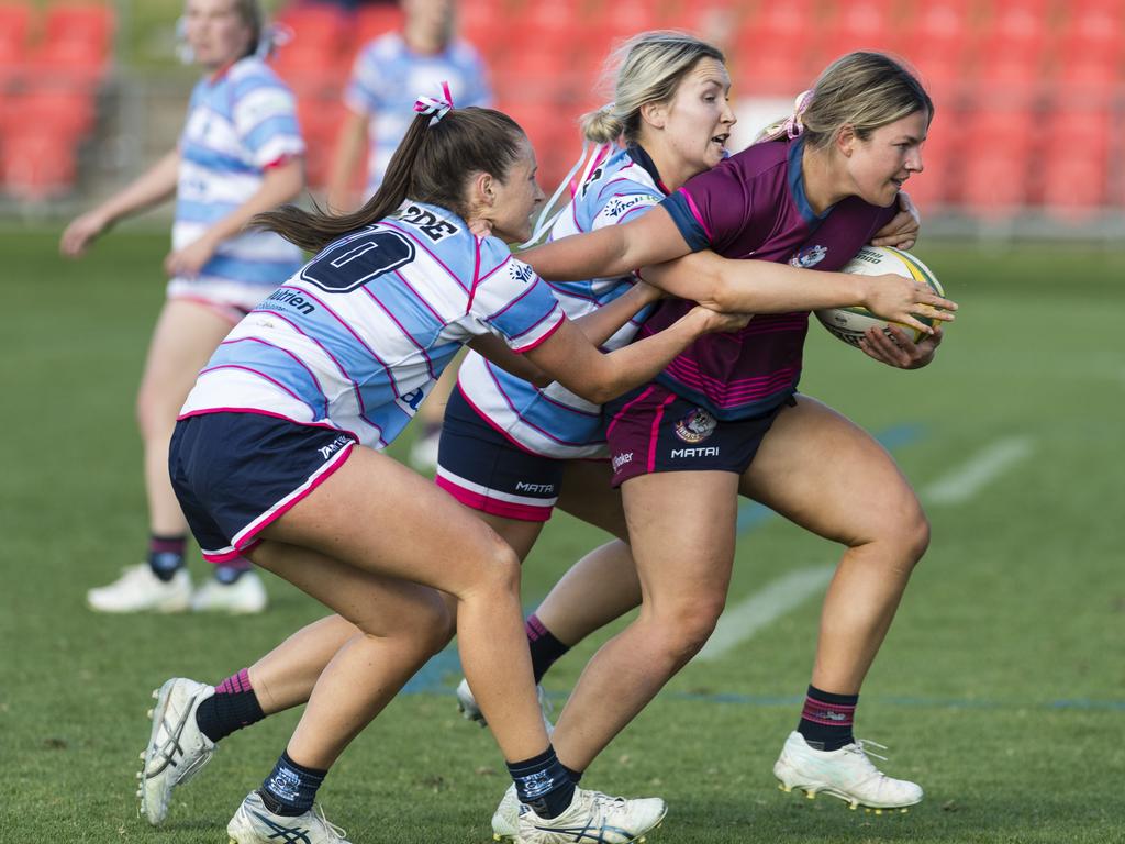 Holy Anlezark on the move for Toowoomba Bears Womens 7s. Picture: Kevin Farmer