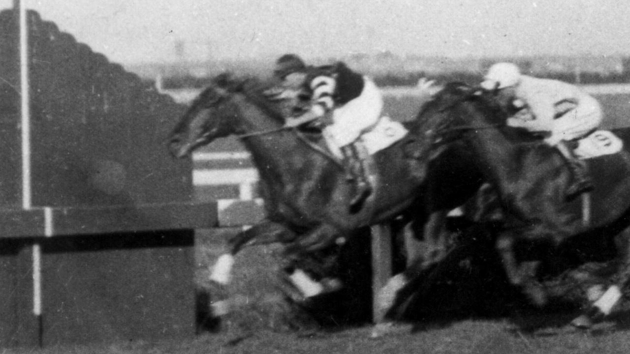 27/04/1929. Jack Baker winning on Phar Lap in the Rosehill Maiden Juvenile Handicap. racing.