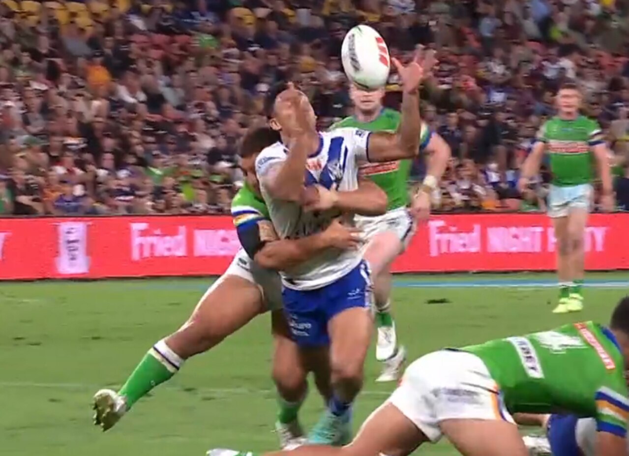 Even Ricky Stuart thought it was a penalty try. Photo: Fox Sports