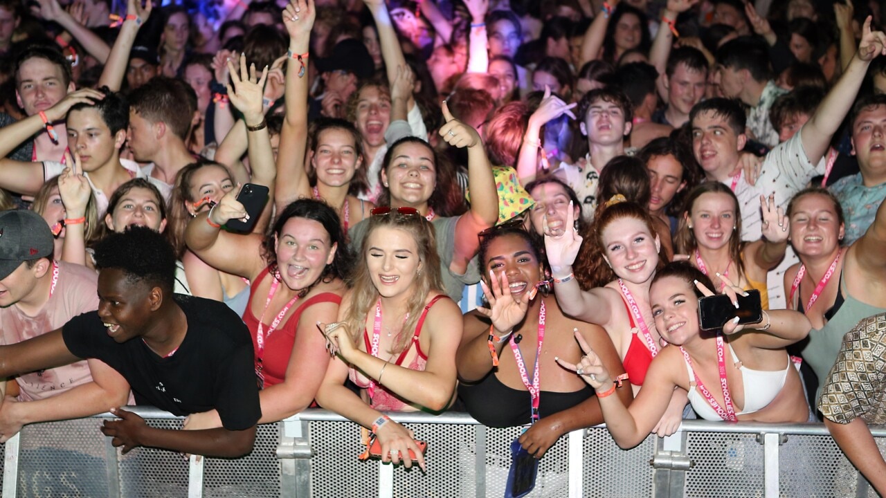 Police issue warning to schoolies who will hit popular spots to celebrate