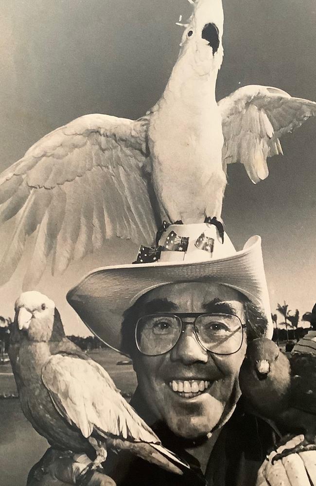 Henry the Cockatoo with Ronnie Corbett