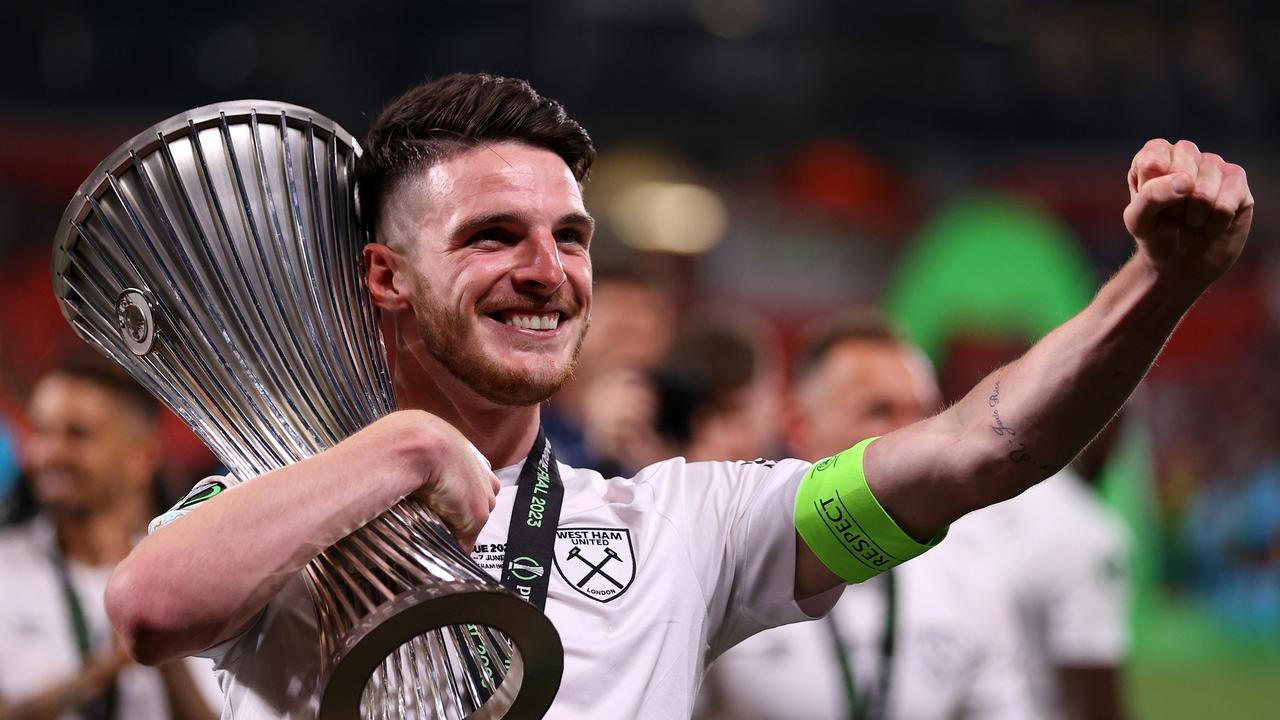PRAGUE, CZECH REPUBLIC - JUNE 07: Declan Rice, Captain of West Ham United celebrates with the UEFA Europa Conference League trophy after the team's victory during the UEFA Europa Conference League 2022/23 final match between ACF Fiorentina and West Ham United FC at Eden Arena on June 07, 2023 in Prague, Czech Republic. (Photo by Richard Heathcote/Getty Images)