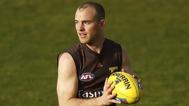 MELBOURNE, AUSTRALIA - JUNE 17: Tom Mitchell of the Hawks in action during a Hawthorn Hawks AFL Training Session at Waverley Park on June 17, 2020 in Melbourne, Australia. (Photo by Daniel Pockett/Getty Images)