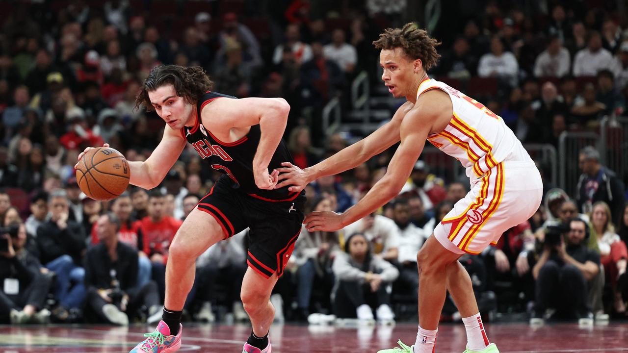 Josh Giddey and Dyson Daniels go head to head. Photo: Geoff Stellfox/Getty Images/AFP.