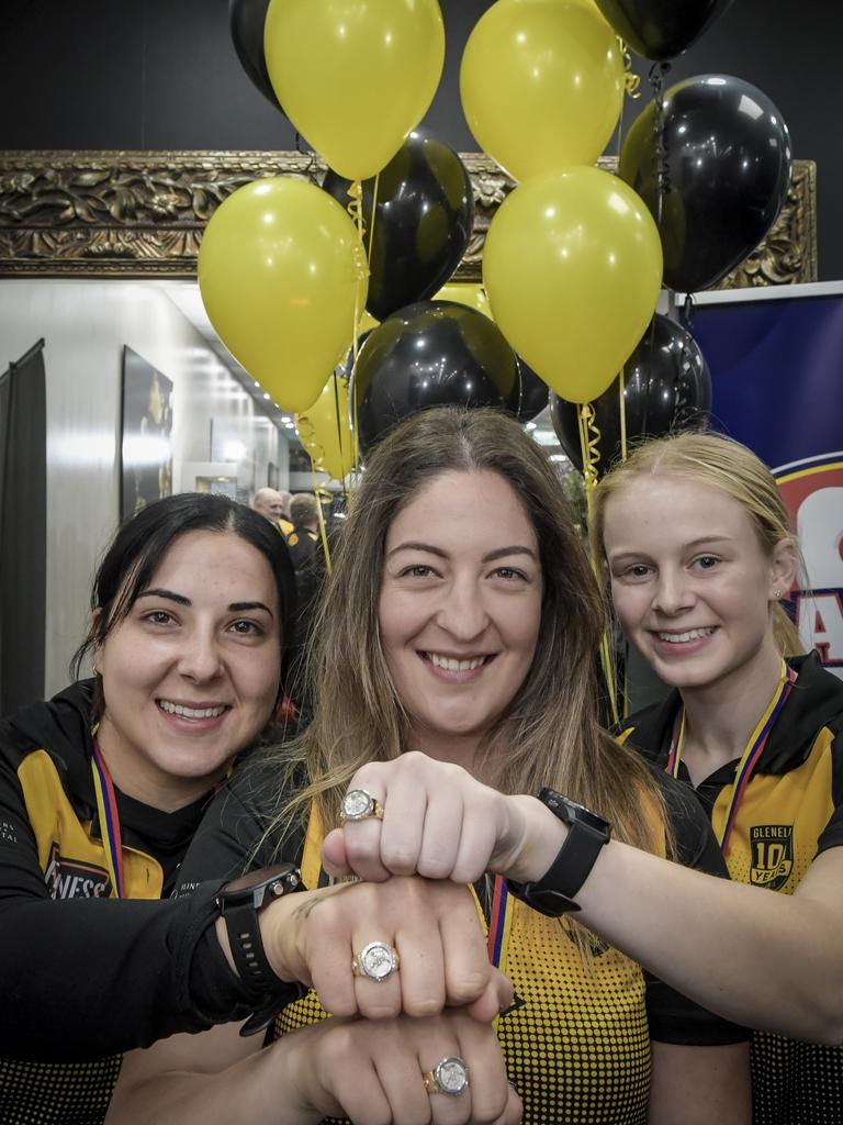 Jess Bates, left, with her Glenelg SANFLW teammates Ellie Kellock and Brooke Tonon.