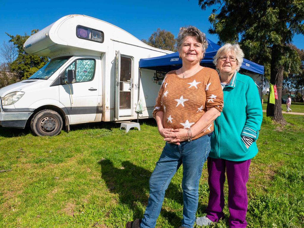 Sisters Wendy Squires and Denise Garbutt are heading to Geelong but must wait before they clear the border. Photo: NCA NewsWire / Simon Dallinger