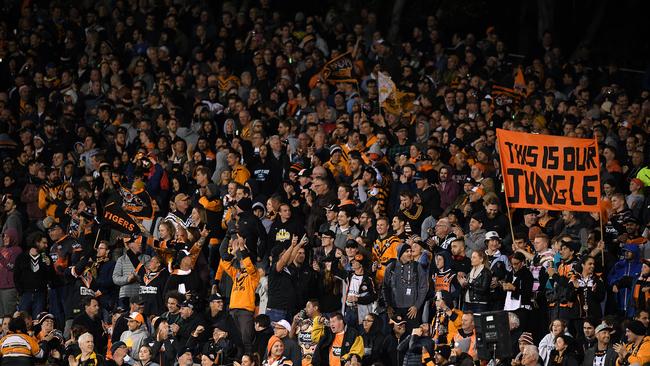 Fans at Leichhardt Oval showed what suburban footy is all about. (AAP Image/Dan Himbrechts)