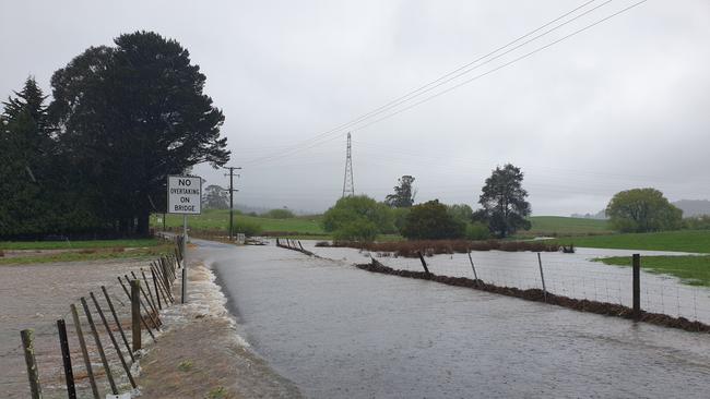 Aitken Creek, Nook. 13 October. Picture: James Jennings, Tasmania Fire Service