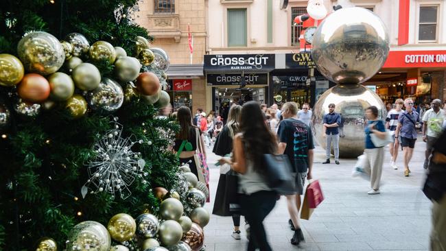 Eighty per cent of Aussies are cutting back on spending ahead of the holidays. Picture: NCA NewsWire / Brenton Edwards