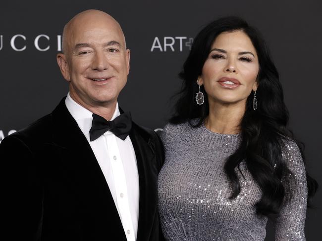 LOS ANGELES, CALIFORNIA - NOVEMBER 06: Jeff Bezos and Lauren Sanchez attends 2021 LACMA's Art+Film 10th Annual Gala at Los Angeles County Museum of Art on November 06, 2021 in Los Angeles, California. (Photo by Frazer Harrison/Getty Images)