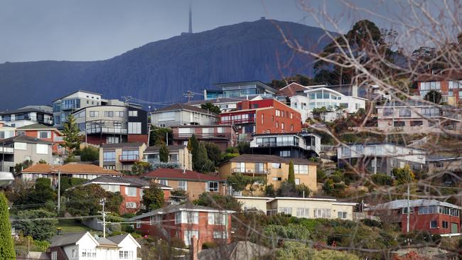 Call for review into Tasmanian public and housing rent setting.