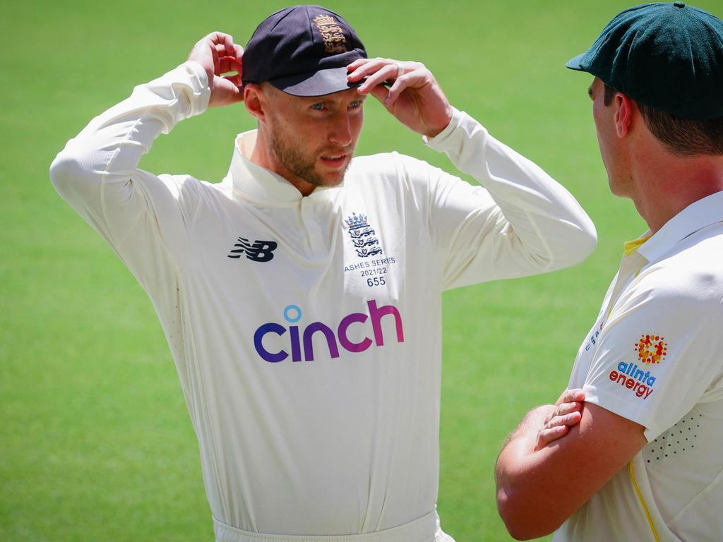 Kapten Inggris Joe Root ingin kapten baru Australia, Pat Cummins, bermain bowling selama mungkin selama Ashes.  Gambar: Patrick Hamilton / AFP