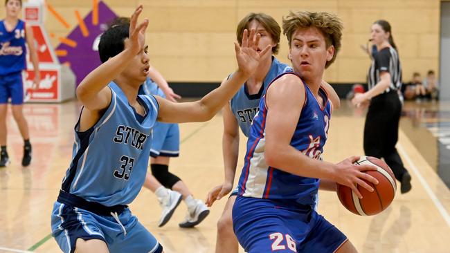 31/10/21 - Basketball SA Junior District Grand Finals at the Lights Community and Sports Centre - U16s Sturt V Central Districts. Picture: Naomi Jellicoe