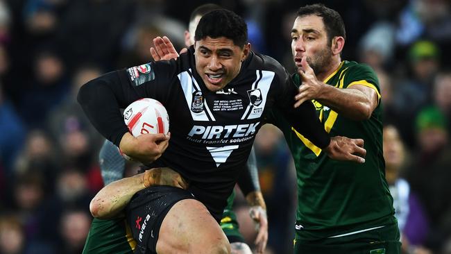 LIVERPOOL, ENGLAND - NOVEMBER 20: Jason Taumalolo of New Zealand makes a break during the Four Nations Final between New Zealand and Australia at Anfield on November 20, 2016 in Liverpool, United Kingdom. (Photo by Gareth Copley/Getty Images)