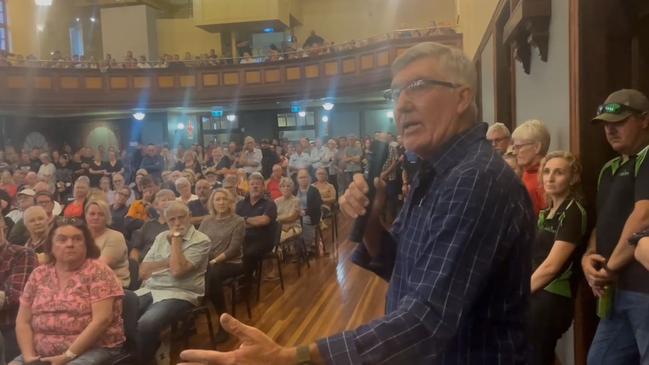 Steve Bates speaks at Maryborough Town Hall. Picture: Phillip Fynes-Clinton