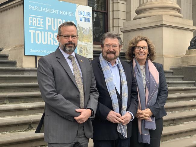 Stuart Grimley MP, left with Party Leader Derryn Hinch and Northern Victoria MP Tania Maxwell.