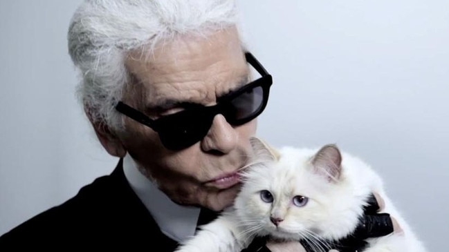 The late Karl Lagerfeld with his beloved Choupette.