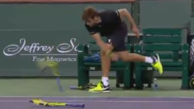 American Ryan Harrison destroys all his tennis racquets in loss at