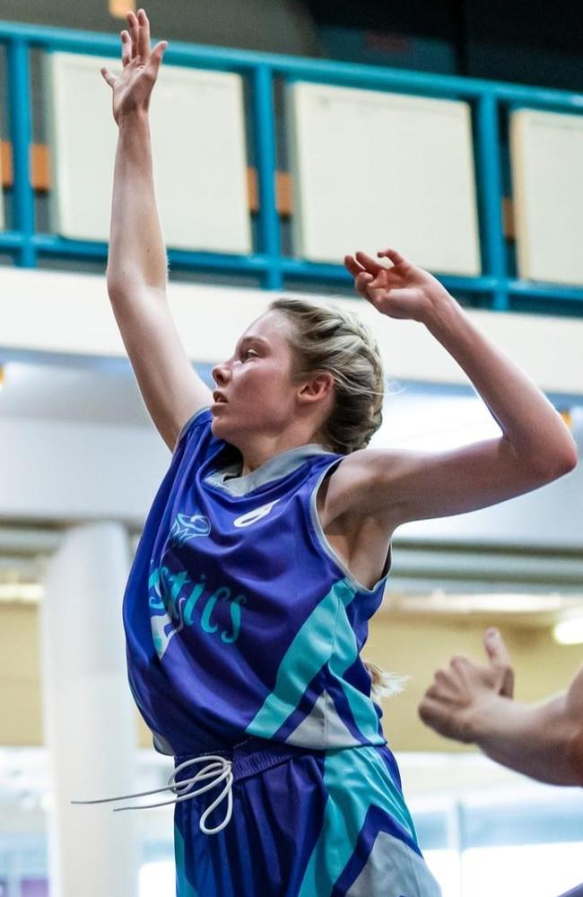 Tessa in action, playing for the Women's Mystics team.