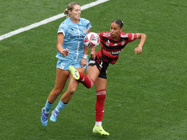 Melbourne City’s Taylor Otto and Wanderers’ Talia Younis compete for the ball. Picture: Getty Images