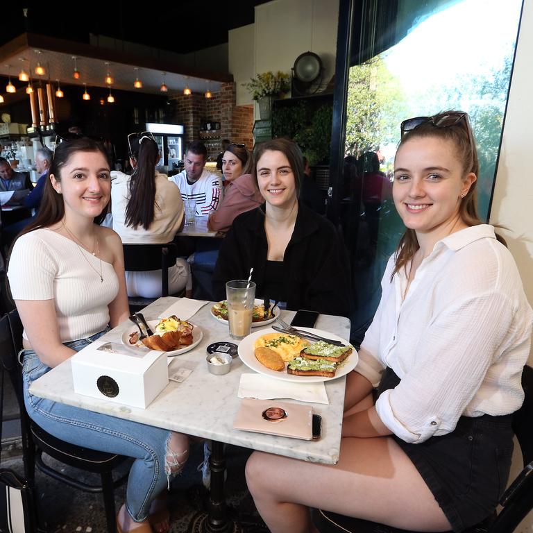 At Bam Bam for brunch are (L-R) Kaitlin Errington, Dana Holloway and Chelsea Holloway.