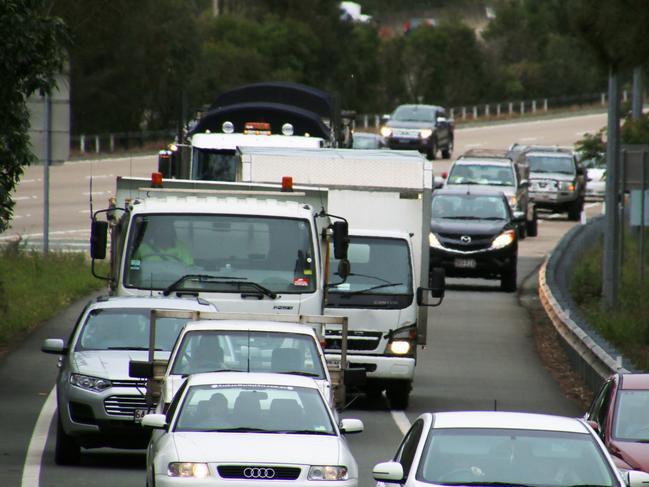 GCB EXIT 49 Photographs taken by Coomera MP Michael Crandon on off ramps crowding on the northern end of the Pacific Motorway at peak hour