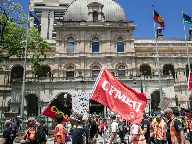 CFMEU members march along George St to Parliament. Picture: NewsWire / Glenn Campbell