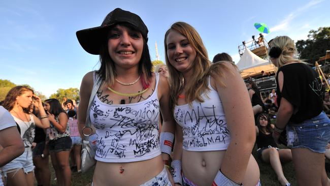 Hannah Mcardle, 17, and Mariah Mollross, 15. Bassinthegrass 2011.at the Darwin Amphitheatre